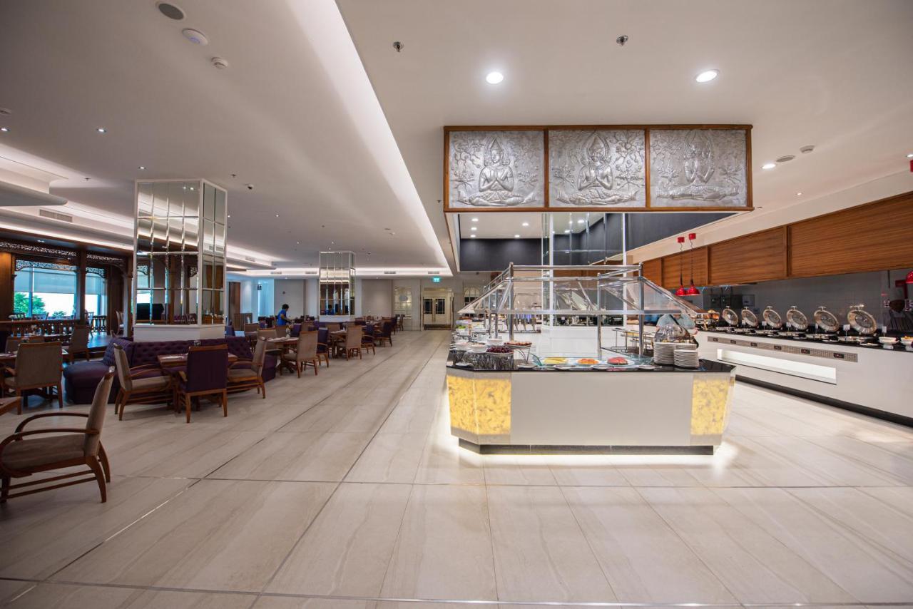 The Empress Premier Chiang Mai - Sha Extra Plus Bagian luar foto The lounge at the airport