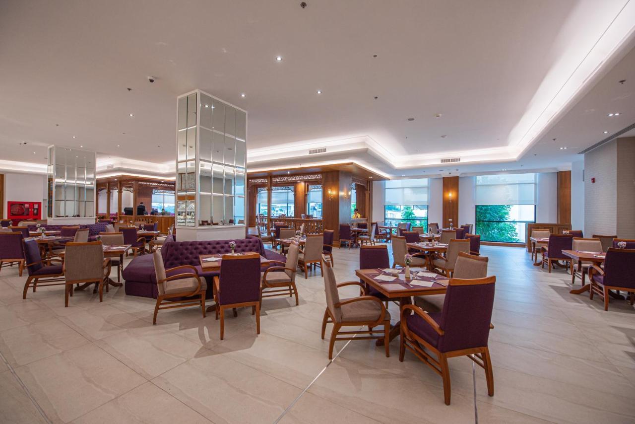 The Empress Premier Chiang Mai - Sha Extra Plus Bagian luar foto The restaurant
