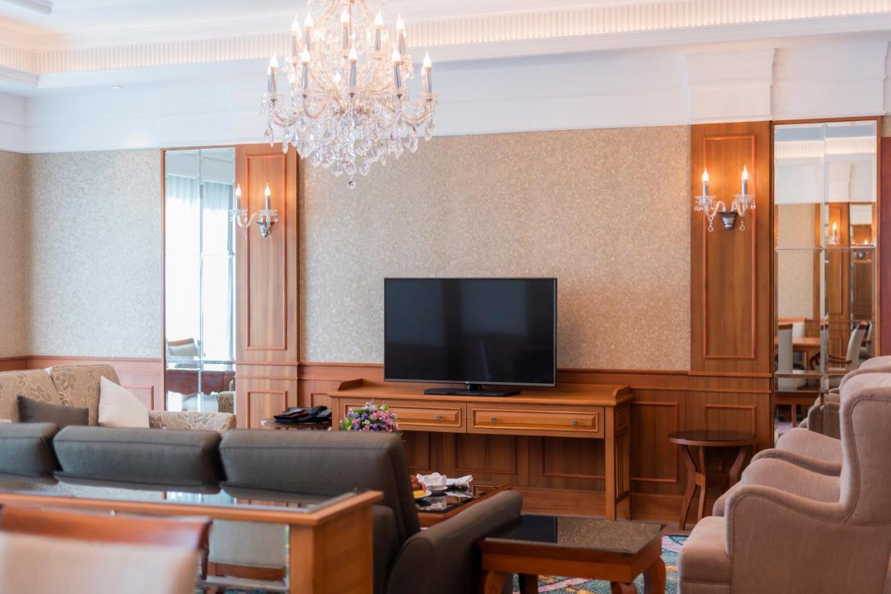 The Empress Premier Chiang Mai - Sha Extra Plus Bagian luar foto A living room in a condominium